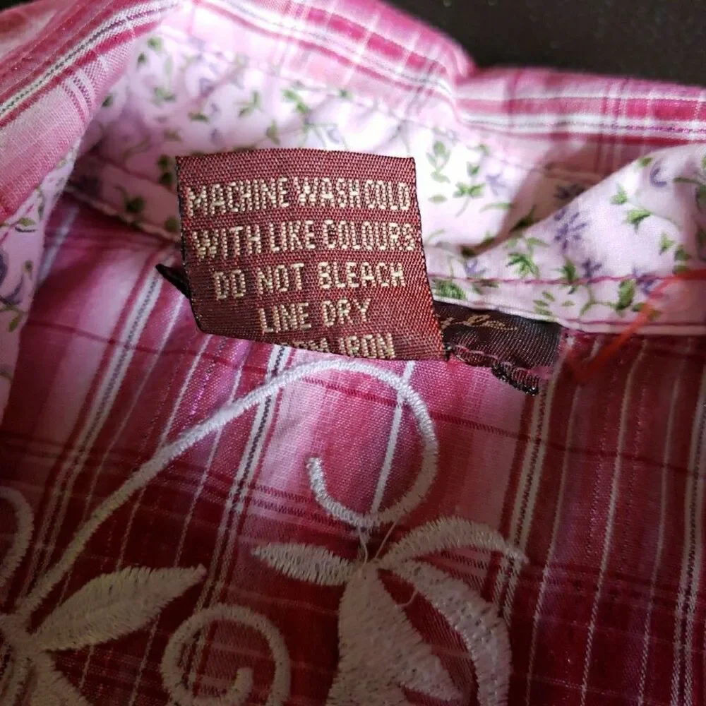LifeStyle Pink Plaid Embroidered Western Snap Shirt Women's Size S Long Sleeve